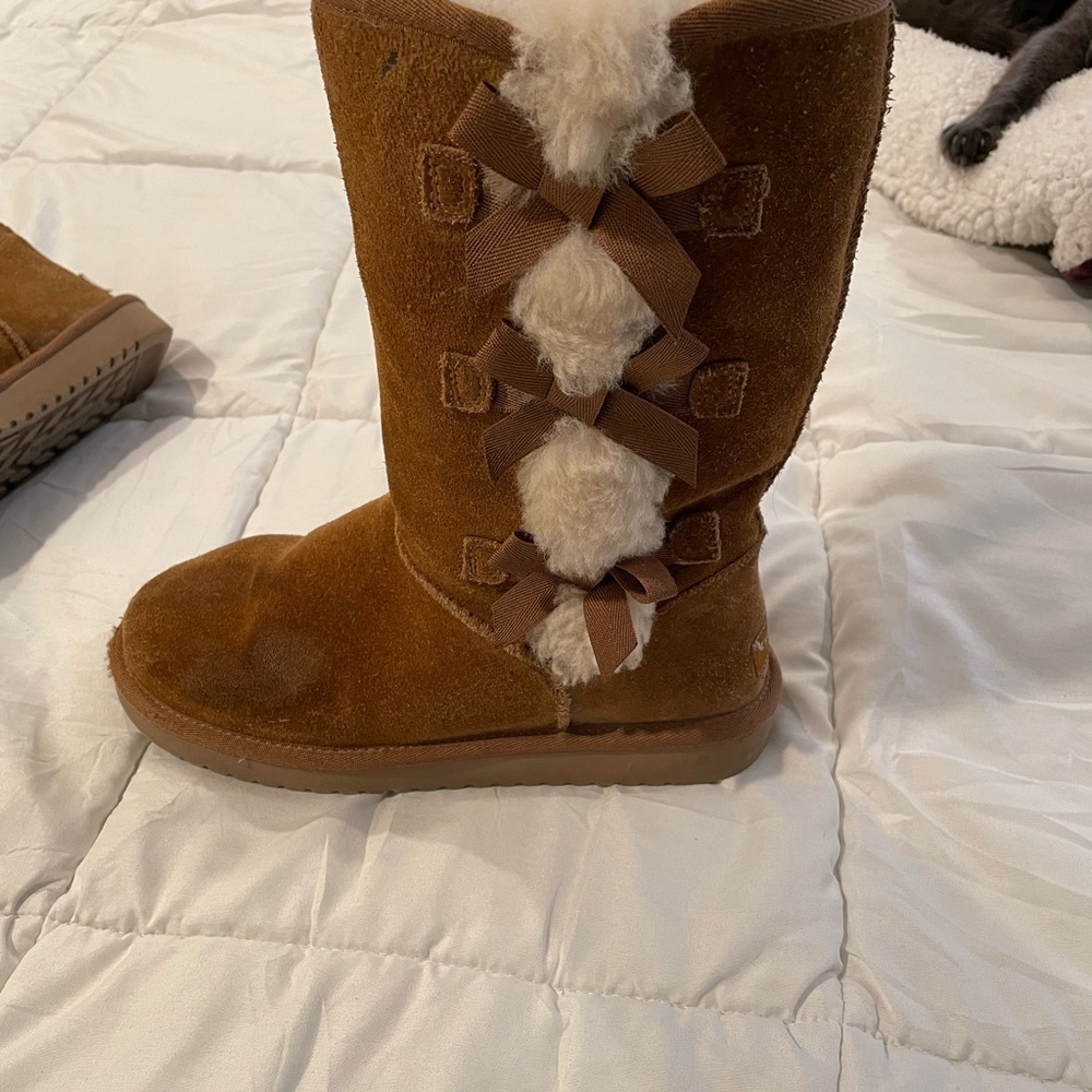 Koolabura uggs size 7